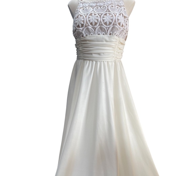 Off-white, formal dress bridal - Picture 1 of 14